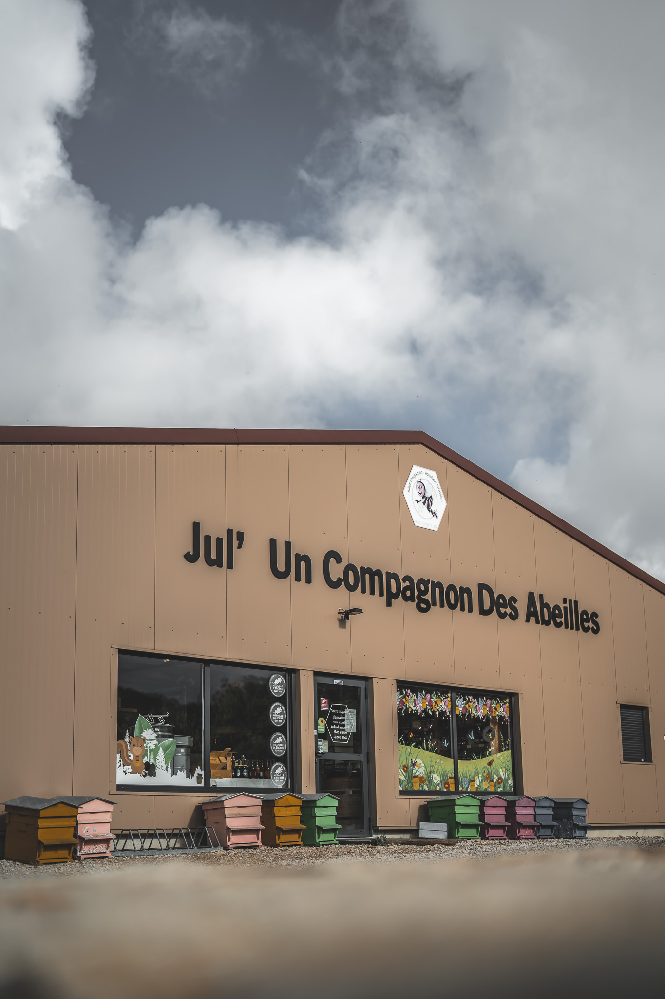 Illustration de l’expérience Julien COMPAGNON Apiculteur miel