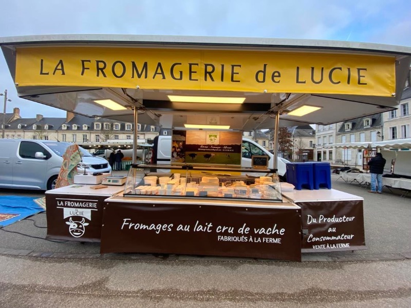 Marchés locaux : fromages, crèmerie...